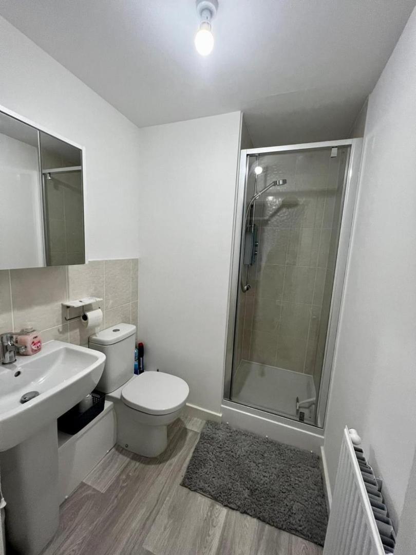 Two Bedroom Apartment In Barry-Close To Beach Exterior photo