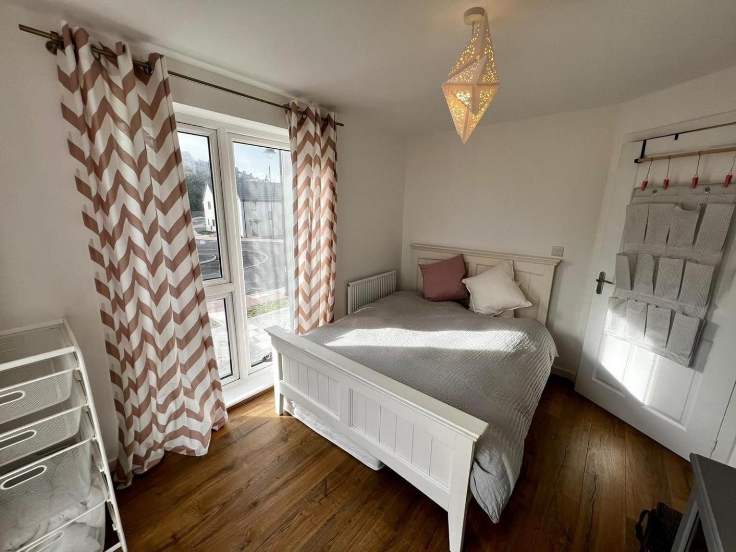 Two Bedroom Apartment In Barry-Close To Beach Exterior photo